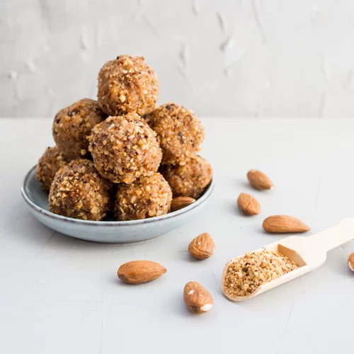 Μπάλες ενέργειας με γεύση μελομακάρονο