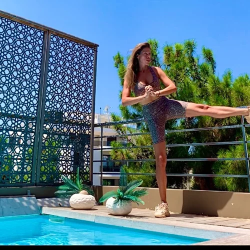 5 ασκήσεις για να κάψεις λίπος χωρίς άλματα από τη Χριστίνα Μαυρίδου