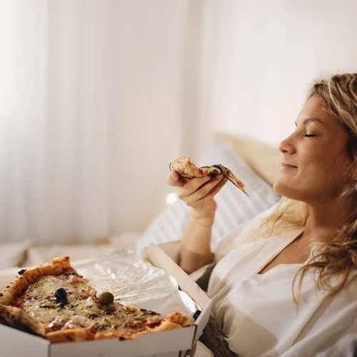 Cheat day: Μπορεί να χαλάσει τελικά την προσπάθεια για απώλεια βάρους;