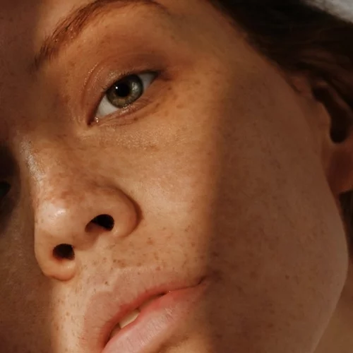 Η πρωτεΐνη που "παγώνει" τον χρόνο: Πώς το κολλαγόνο επηρεάζει το δέρμα μας;