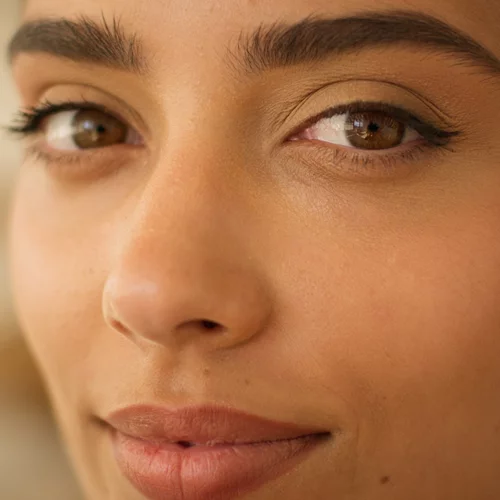 Η μαγική ρουτίνα των 60'' που απαλύνει τις ρυτίδες με άμεσο αποτέλεσμα