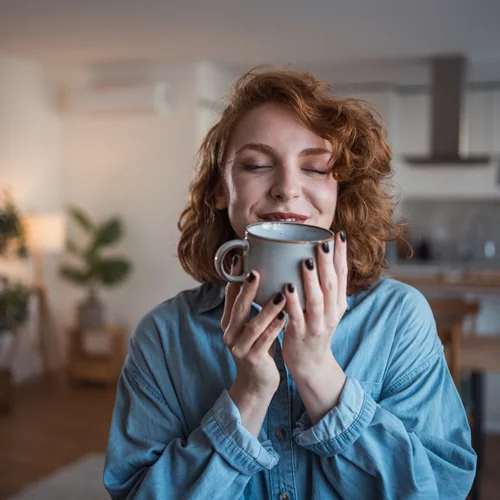 Καθιστική ζωή; Αυτό το ρόφημα μπορεί να "ακυρώσει" τη ζημιά από το καθισιό