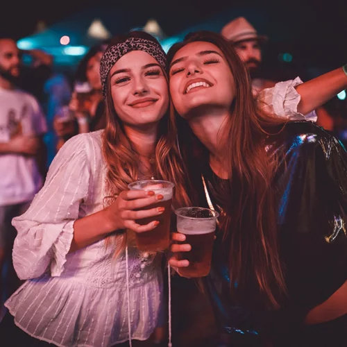 Αλκοολική τοξίκωση στα παιδιά: Τι πρέπει να ξέρουν οι ανήλικοι αλλά και οι γονείς τους