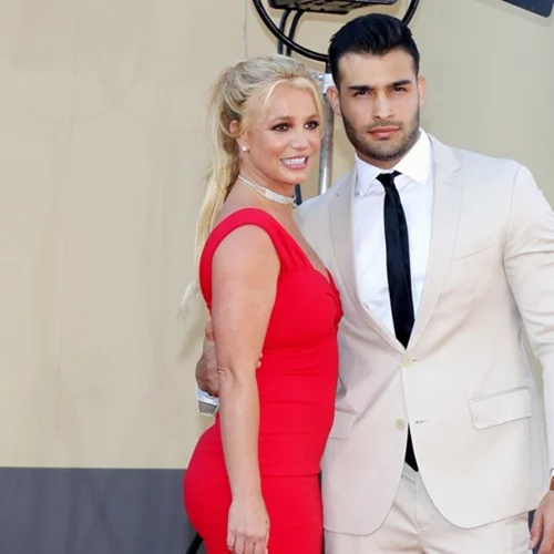 H Britney Spears ανακοίνωσε στο Instagram την αποβολή του μωρού της