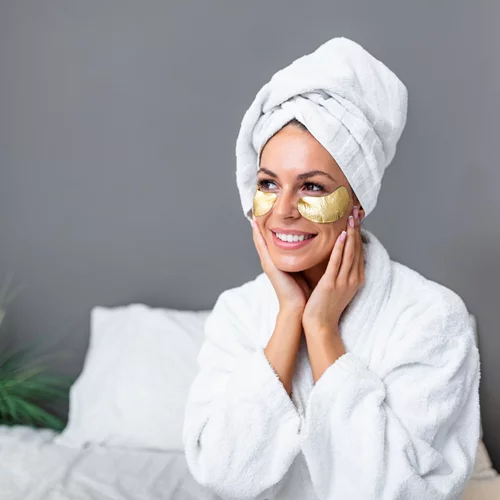 Μαύροι κύκλοι και σακούλες στα μάτια: Γιατί εμφανίζονται και πώς θα τα αντιμετωπίσεις