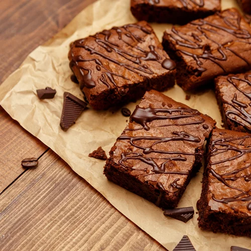 Brownies μήλου που θα "εξαφανιστούν" στο λεπτό - χωρίς ζάχαρη, χωρίς κόπο