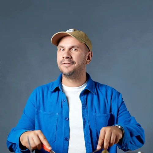 O Τάσος Αντωνίου μαγειρεύει καλύτερα από τη μαμά σου και σου δείχνει τον τρόπο