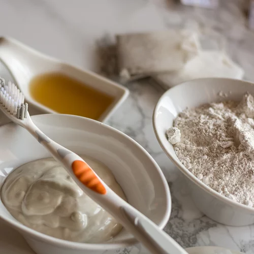 Η καλύτερη DIY σπιτική οδοντόκρεμα - Είναι πολύ αποτελεσματική!