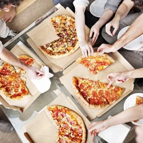 Κι αν το χάρτινο κουτί βλάπτει σοβαρά την υγεία της πίτσας;