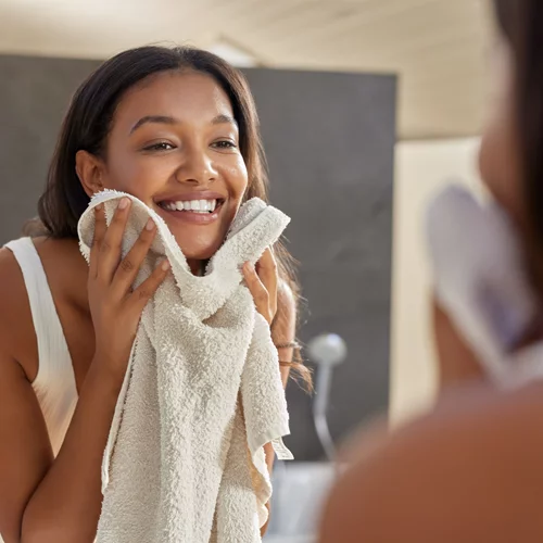 Plum Oil | Το φυσικό αντιγηραντικό έλαιο που χαρίζει βαθιά ενυδάτωση και λάμψη