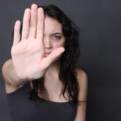 Αυτοάμυνα: Πώς δεν θα γίνεις "εύκολο θύμα" επίθεσης