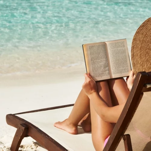 Το καλοκαίρι της μάνας εφήβων - Ιστορίες για να γελάς και να κλαις αν έχεις μικρά παιδιά