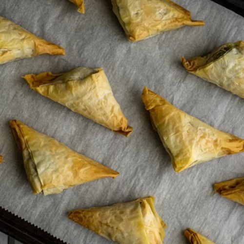 Εύκολα σπανακοπιτάκια με αβοκάντο