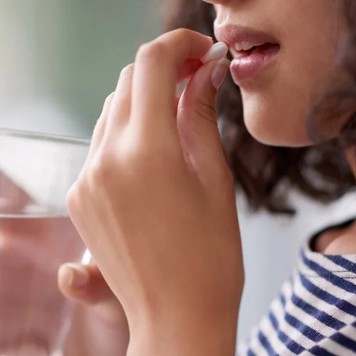 4 πράγματα που δεν πρέπει να κάνεις όταν παίρνεις αντιβίωση