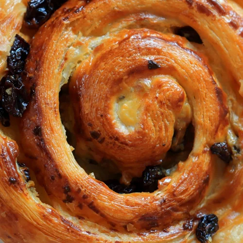 Σταφιδόψωμα για το Πάσχα: Η πιο υγιεινή εναλλακτική είναι και υπέροχο πρωινό