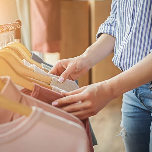 Μήπως χρειάζεσαι shopping therapy; Τα σημάδια που δείχνουν πως η γκαρνταρόμπα θέλει ανανέωση