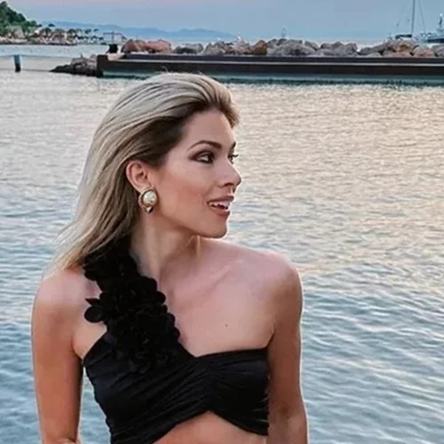 5 διάσημες Ελληνίδες προτείνουν τα χρώματα κραγιόν που δεν θα σταματήσουμε να φοράμε φέτος το καλοκαίρι