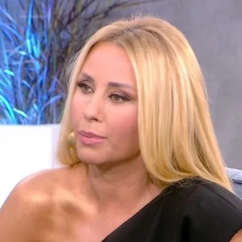 Δύσκολες ώρες για τη Γωγώ Μαστροκώστα - Οι νέες πληροφορίες για τη μάχη με τον καρκίνο