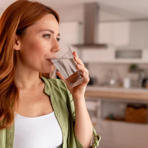 Okra Water | Αυτό είναι το πιο viral νερό που πίνουν όλες οι beauty gurus του εξωτερικού