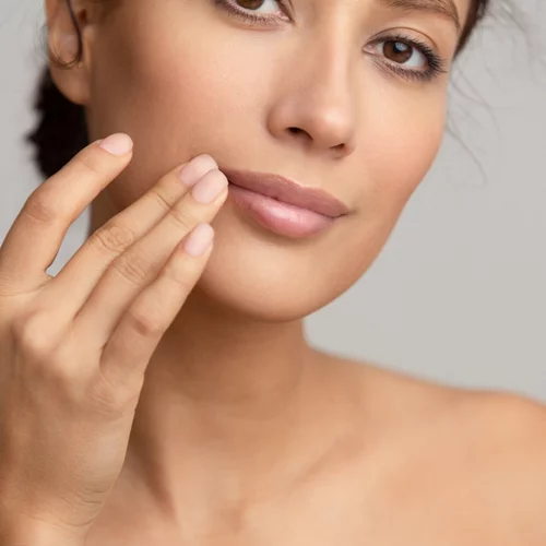 Ξηροστομία: Το σύμπτωμα που μπορεί να προειδοποιεί για σοβαρές ασθένειες - Δες ποιες είναι