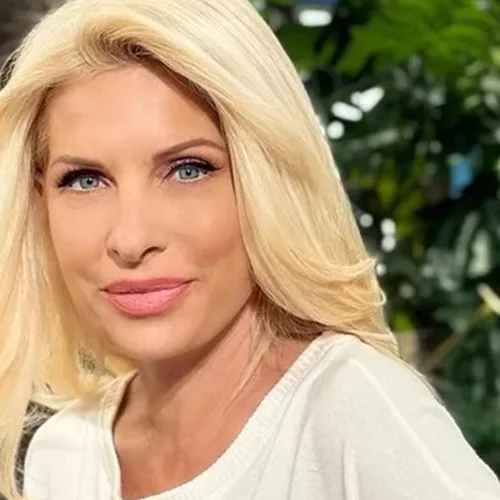 Το απόλυτο καλοκαιρινό χρώμα κραγιόν σύμφωνα με την Ελένη Μενεγάκη