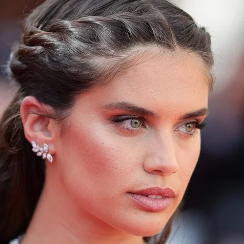 Τα χρώματα μαλλιών που φωτίζουν εξαιρετικά τα πράσινα μάτια