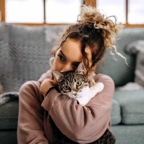 Πώς να μιλήσεις στη γάτα σου σύμφωνα με την επιστήμη