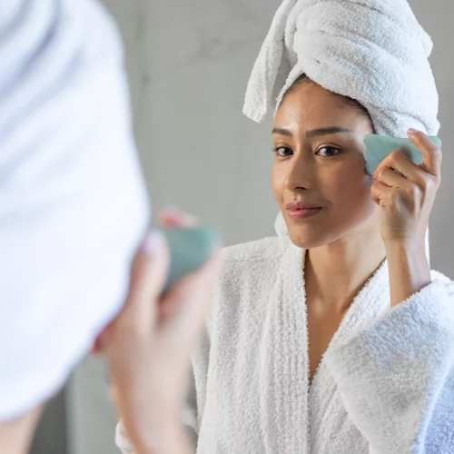 Φυσική λάμψη χωρίς μακιγιάζ: 5 απλά tips για υγιή και φωτεινή επιδερμίδα