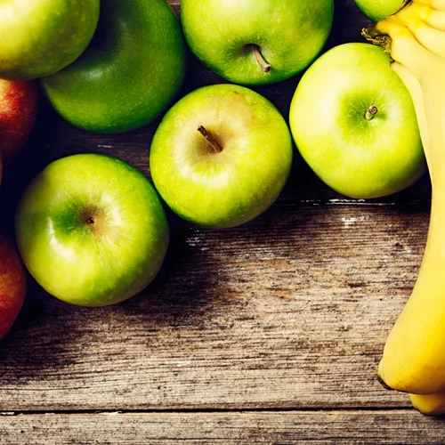 Μπανάνες ή μήλα: Ποια είναι η πιο έξυπνη επιλογή για ενέργεια που διαρκεί;