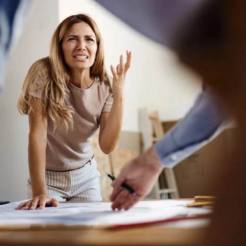 Εκνευρίζεσαι εύκολα! 13 τεχνικές για να το διαχειριστείς σαν pro
