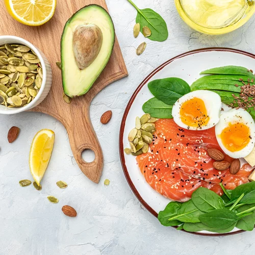 Keto Vs Vegan: Ποια ενισχύει καλύτερα το ανοσοποιητικό σύστημα;