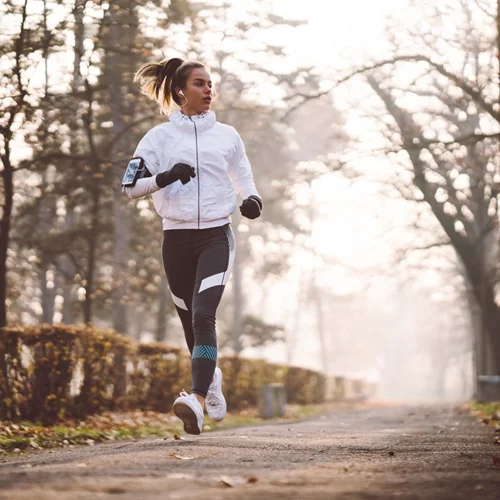 Τελικά είναι καλύτερα να γυμνάζεσαι μέσα ή έξω;