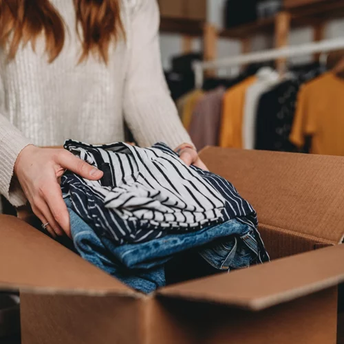 Οδηγός: Πώς θα αποθηκεύσεις σωστά τα καλοκαιρινά ρούχα και παπούτσια