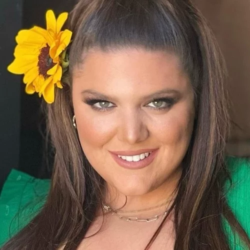 Η Δανάη Μπάρκα βρήκε το κραγιόν που όντως μένει αναλλοίωτο για έως και 16 ώρες