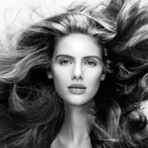 HAIR CARE: Η πρώτη συλλογή της ZARA αφιερωμένη αποκλειστικά σε προϊόντα προ-στιλιζαρίσματος μαλλιών