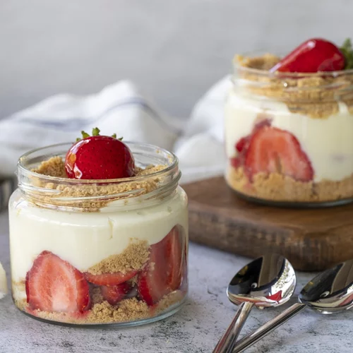 5 ιδέες για σνακ με γιαούρτι που δε θα βαρεθείς από τον διαιτολόγο