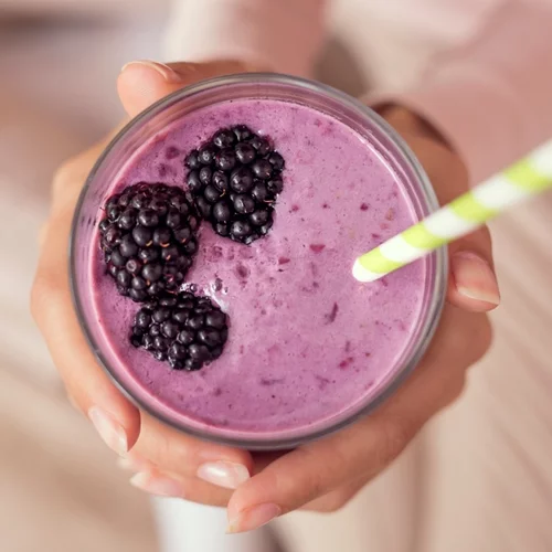 Ελιξίρια νεότητας: 5 smoothies που ενισχύουν το κολλαγόνο χαρίζοντας νεανικό δέρμα