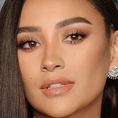 Αυτά είναι τα 5 πιο κολακευτικά ρουζ για μελαχρινές