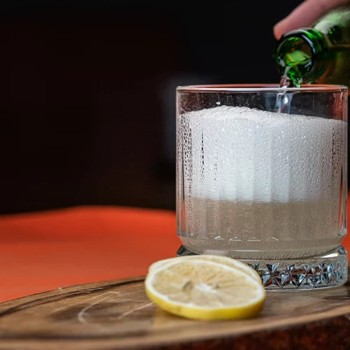 Πότε είναι κακό να πίνεις ανθρακούχο νερό; Οι περιπτώσεις που μπορεί να σε βλάψει