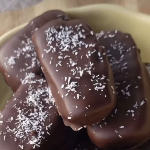 Νηστίσιμα σπιτικά bounty με καρύδα και άλλα 4 υλικά