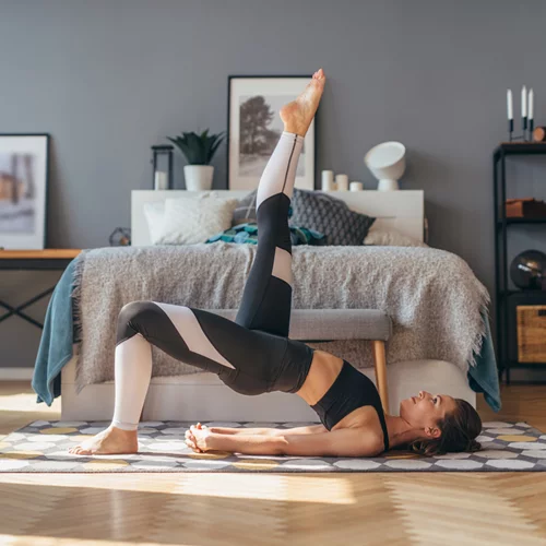 Μόλις 6 ασκήσεις για κυτταρίτιδα στο σπίτι που θα αλλάξουν τους γλουτούς μας