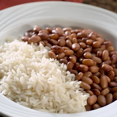 Ρύζι με φασόλια: Ένα γεύμα - superfood από τη Λατινική Αμερική - γιατί να το βάλεις στη διατροφή σου