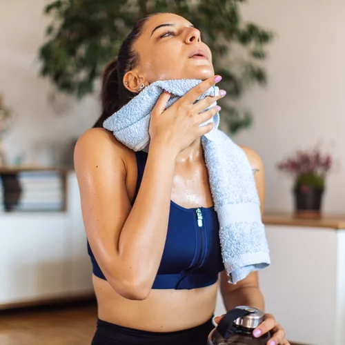 Ιδρώνεις υπερβολικά; 7 τρόποι να το αντιμετωπίσεις αποτελεσματικά