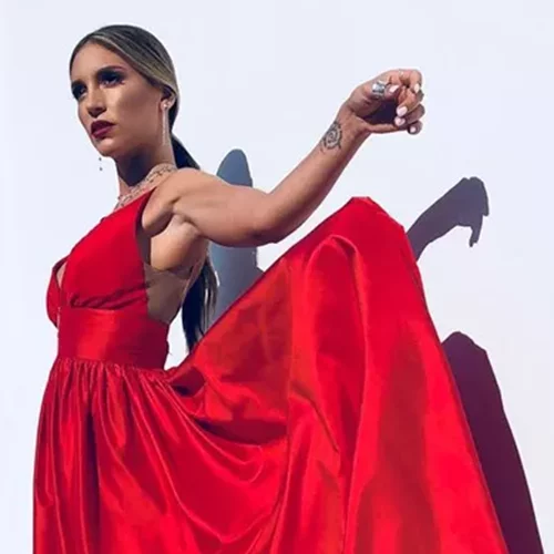 Καλεσμένη σε γάμο: Τα χτενίσματα για μακριά μαλλιά που επιλέγουν ξανά και ξανά οι Ελληνίδες celebrities