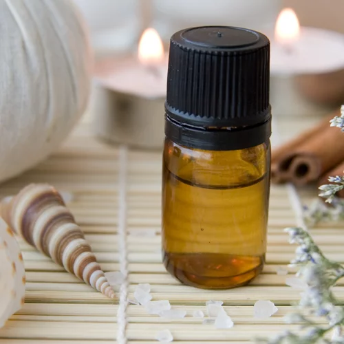 Αιθέριο έλαιο κανέλας: Για υγιές κυκλοφορικό, ανακούφιση συμπτωμάτων και όχι μόνο