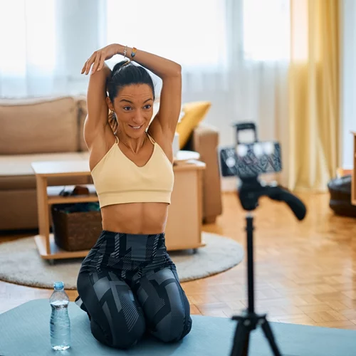 Οι καλύτερες ασκήσεις για χέρια χωρίς βάρη (ευτυχώς, χωρίς push-ups)