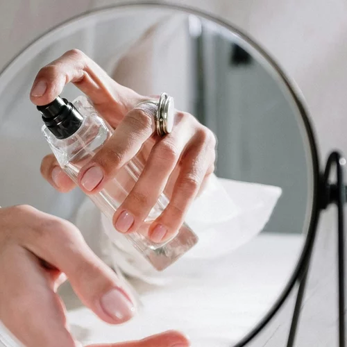 Γιατί ένα άρωμα μυρίζει διαφορετικά στον κάθε άνθρωπο;