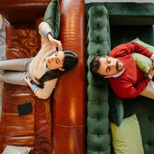 Τι είναι τα ζευγάρια DADT και γιατί εμφανίζονται όλο και περισσότερο