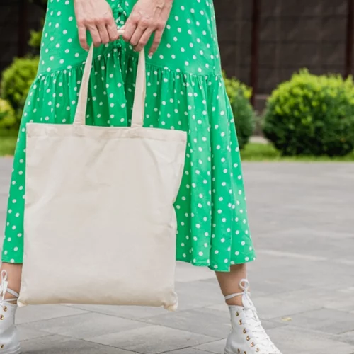 Πόνος στην πλάτη: Μήπως φταίει η τσάντα μας;