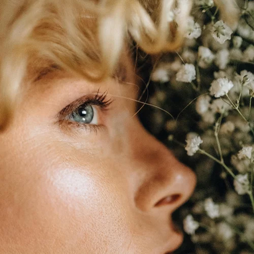 Το έξυπνο μυστικό των δερματολόγων για ξεκούραστο βλέμμα - Λίγες το ξέρουν!